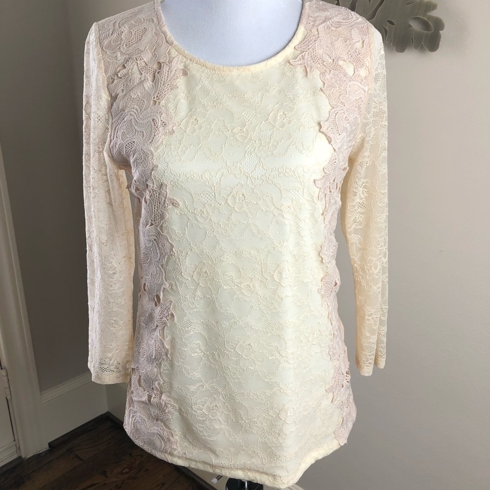 Anthropologie Ivory and Pink Top Sz Medium